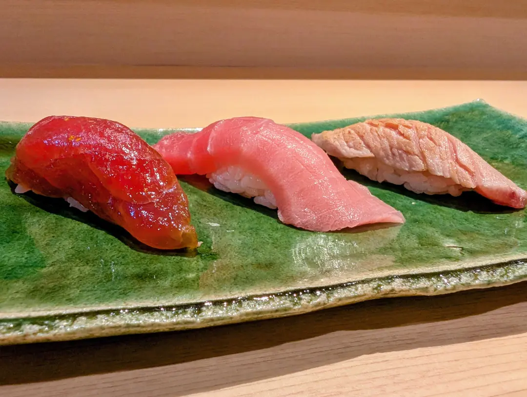 Understand quality through a complimentary comparison tasting of premium and standard ingredients in your Omakase.